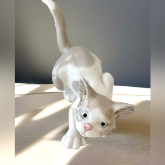 Llardo Attentive Cat Animals Domestic by LLADRO. - Picture 2 of 8